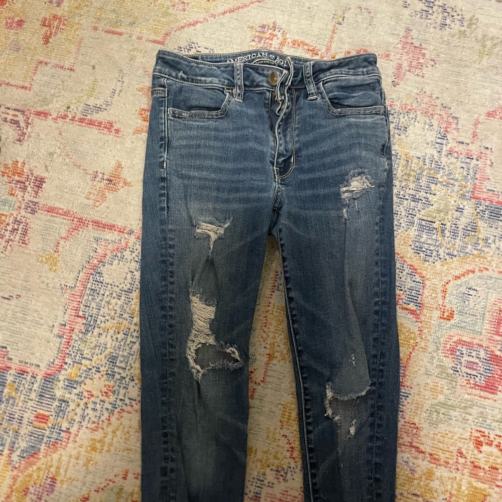 American Eagle ripped skinny jeans size 4 regular
